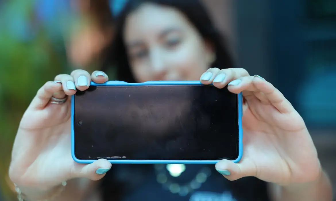 Espanha Vai Proibir Redes Sociais para Menores de 16 Anos