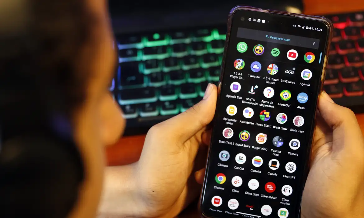 Portugal Restringe Crianças e Adolescentes às Redes Sociais